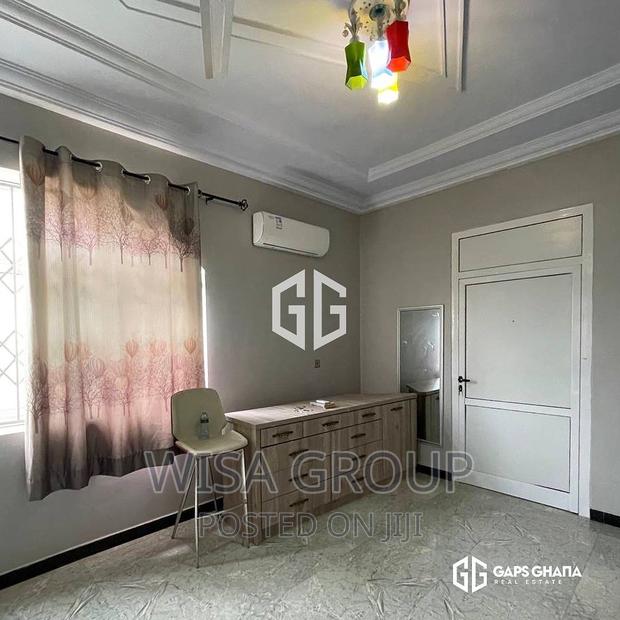 5bdrm Duplex in Wisa Groups, Accra Metropolitan for sale · Photo 3
