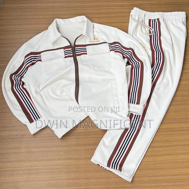 Heavy Burberry Tracksuit · Photo 4