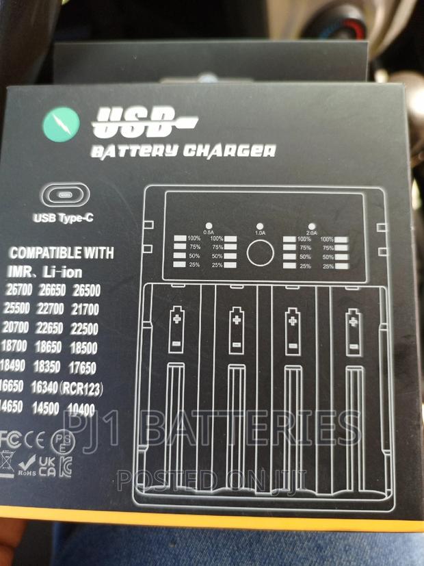 Ups Li-Ion 1860 Digital Charger · Photo 2