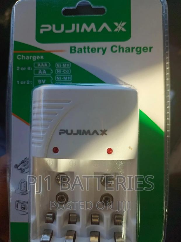 Pujimax AA Charger · Photo 2