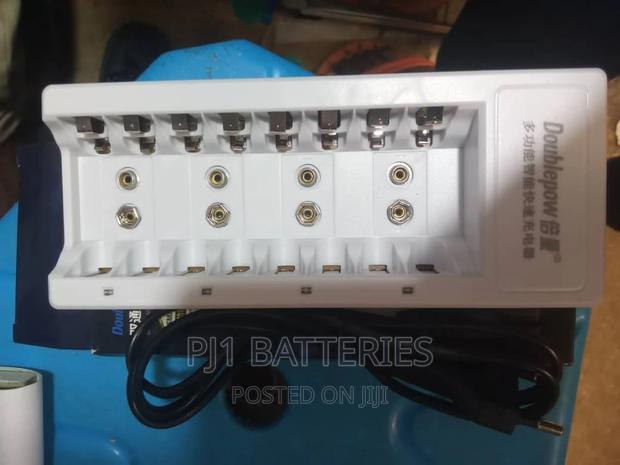 AA 10 Slot Charger · Photo 1