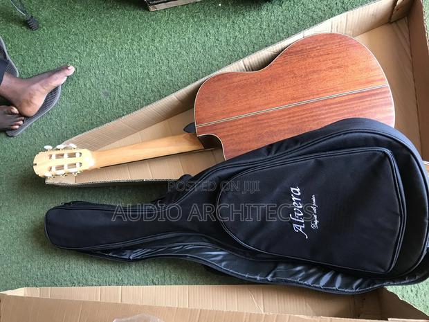 Alvera Acoustic Lead Guitar · Photo 2
