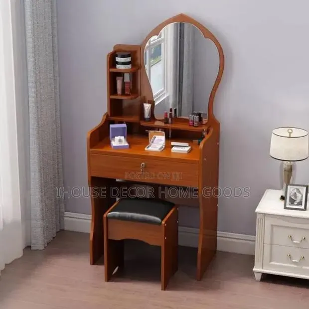 Makeup/ Vanity/ Dressing Table