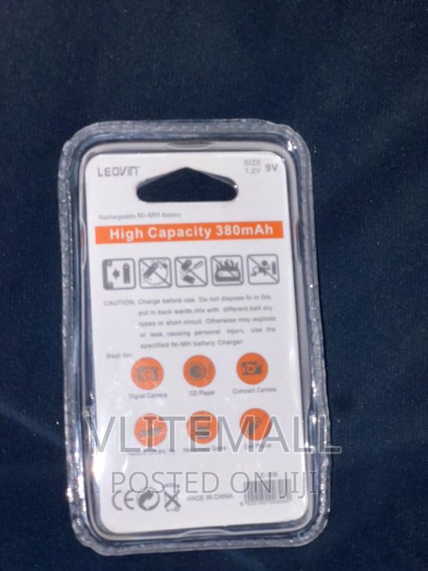 9v Leovin Rechargeable Battery · Photo 2