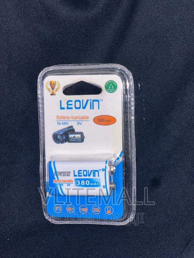 9v Leovin Rechargeable Battery · Photo 1
