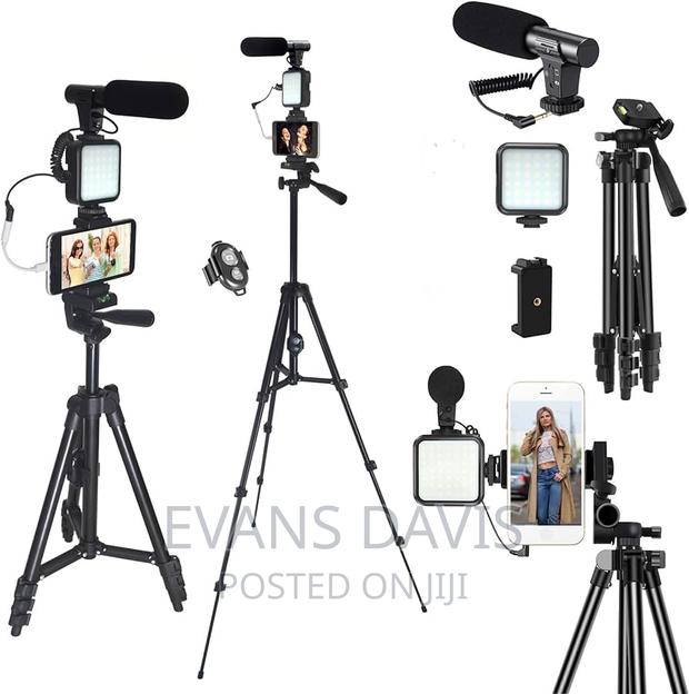 Adjustable Tripod Stand Vlogging Kit With Mic,Remote Light · Photo 1