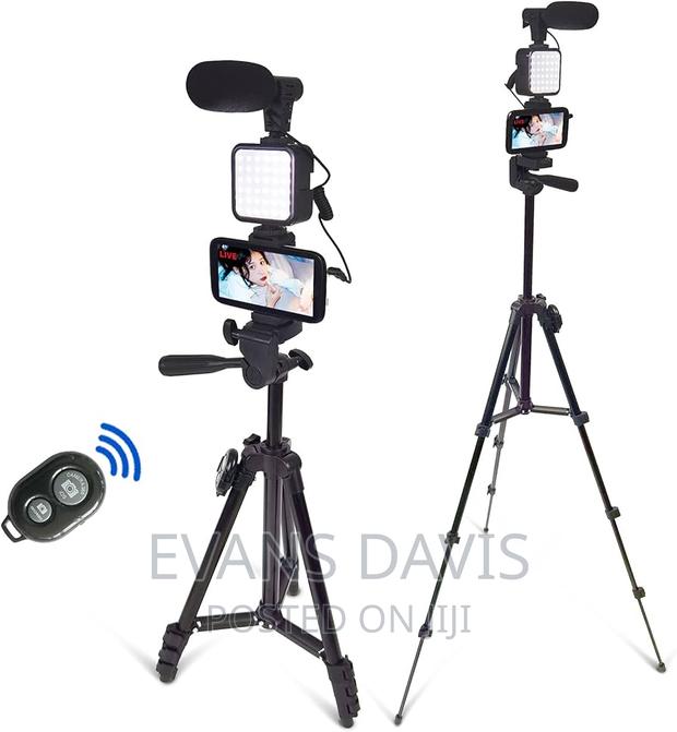 Adjustable Tripod Stand Vlogging Kit With Mic,Remote Light · Photo 2