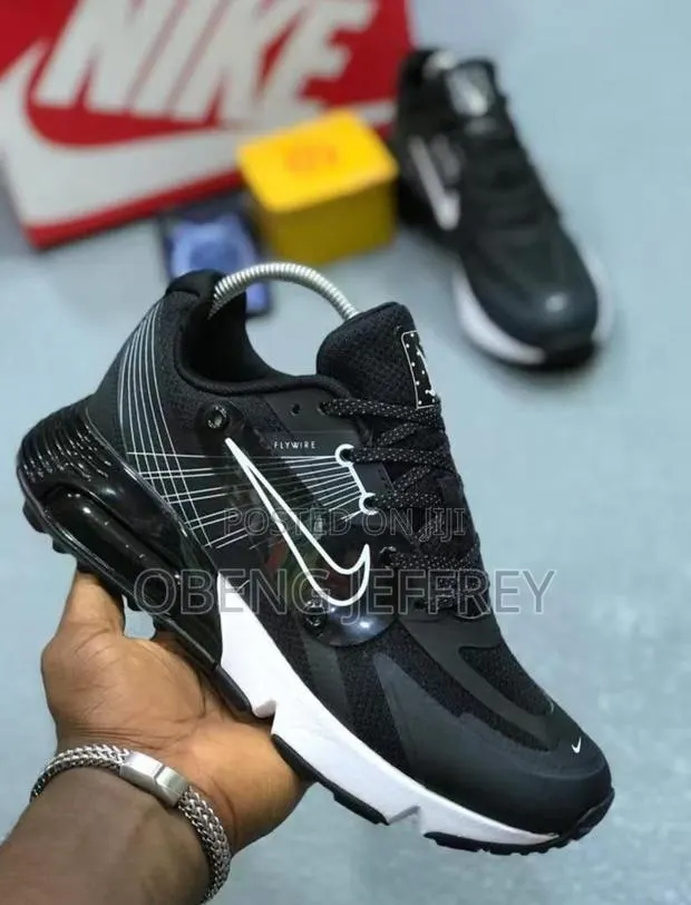 Original Airmax Flywire Black/White · Photo 1