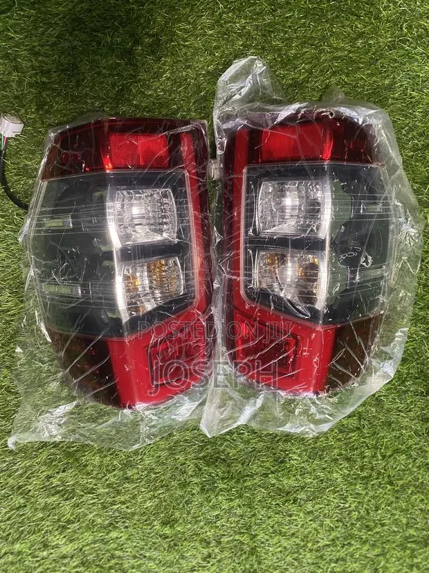 L 200 2018,2019,2020,2021,2022,2023 Tail Light · Photo 1