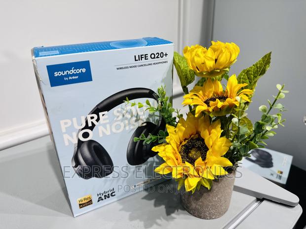 Q20+ Best Deal on Headphones · Photo 1