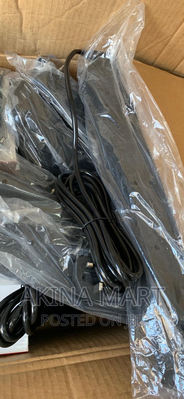 8way Pdu Board · Photo 2
