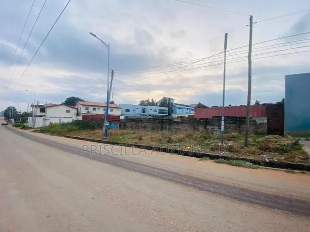 Land SALE 0.58 Acre Size Dzorwulu · Photo 4