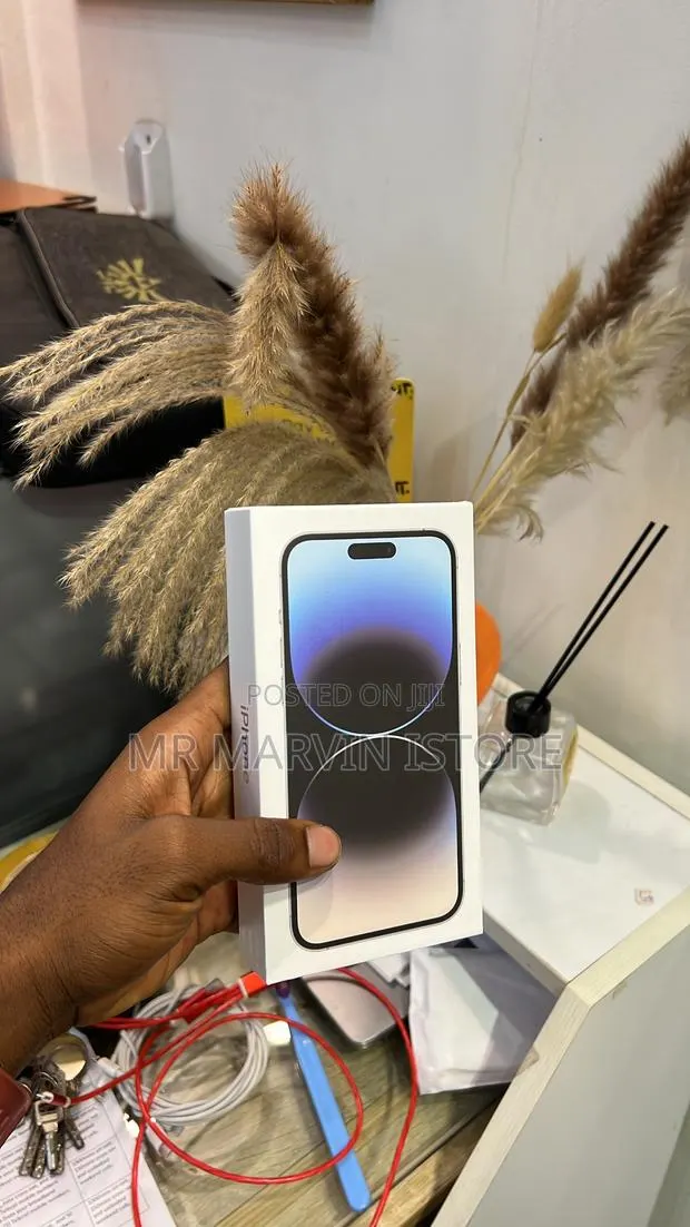 New Apple iPhone 14 Pro Max 128 GB White · Photo 1