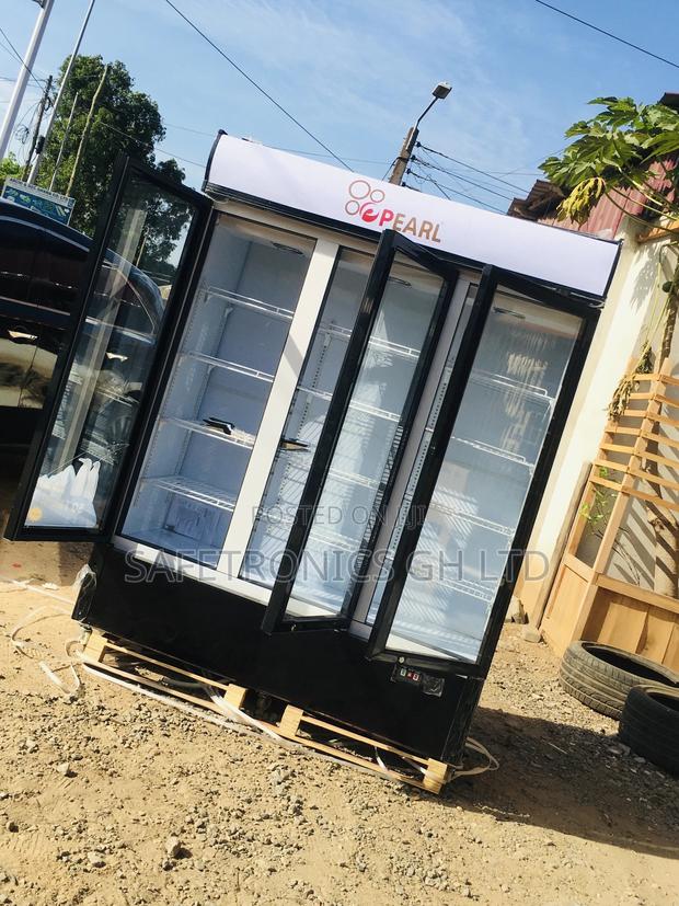 3 Doors Pearl Glass Display 950 Liters PVC-150 Essential · Photo 1
