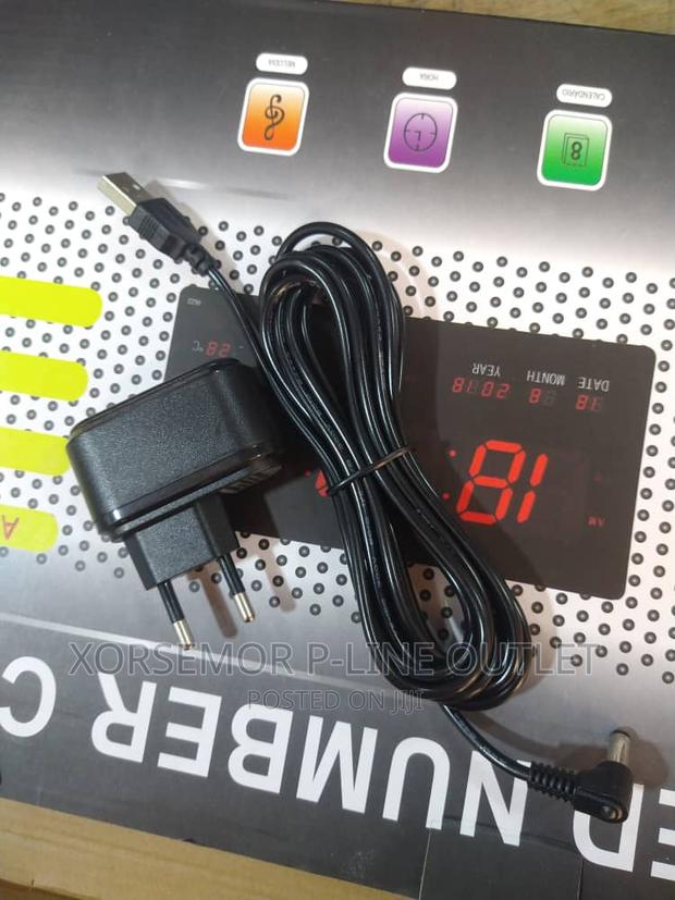 Digital Alarm Clock · Photo 7