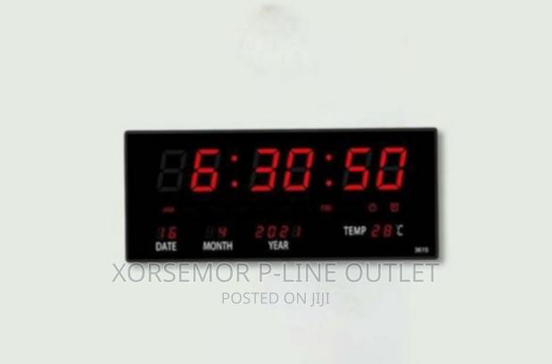 Wall Mount Digital Alarm Clock · Photo 1
