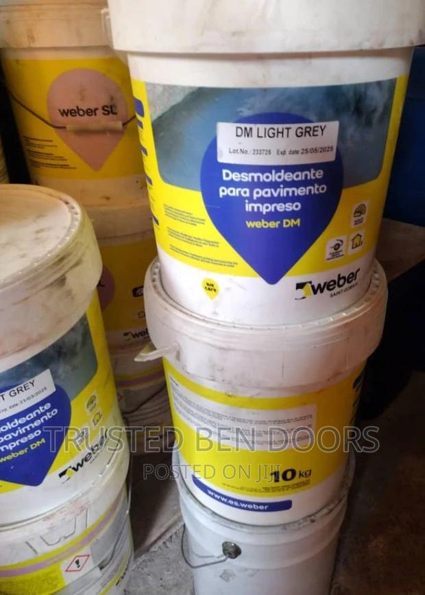Authentic Weber Release Agent For Concrete Stamps · Photo 1