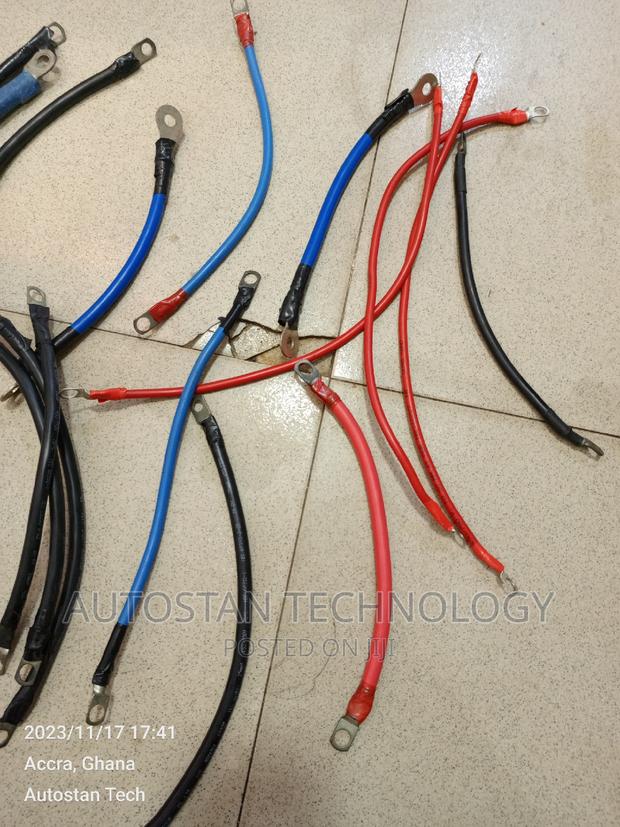 Solar Battery Cable With Connector · Photo 2