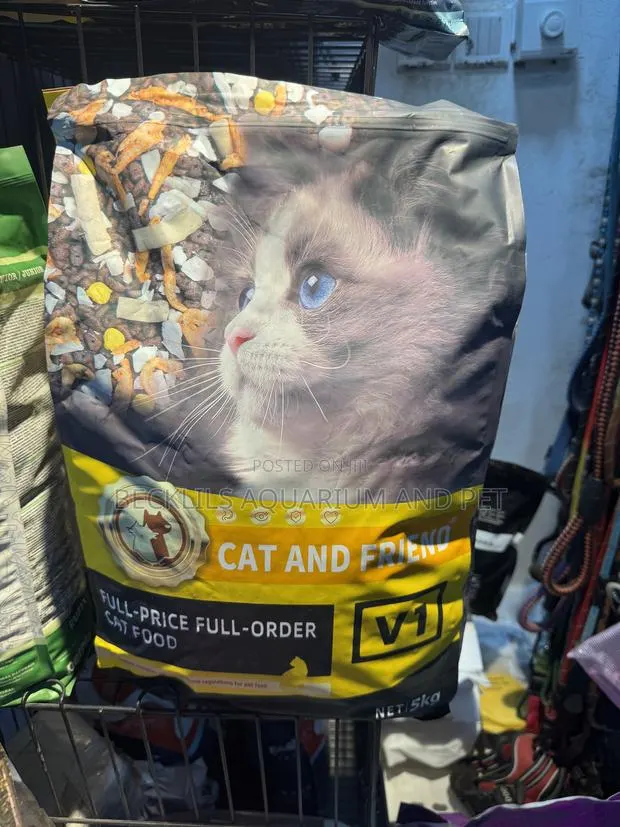 Cat and Friend Cat Food With Meat , Chicken N Dry Egg Yolk · Photo 1