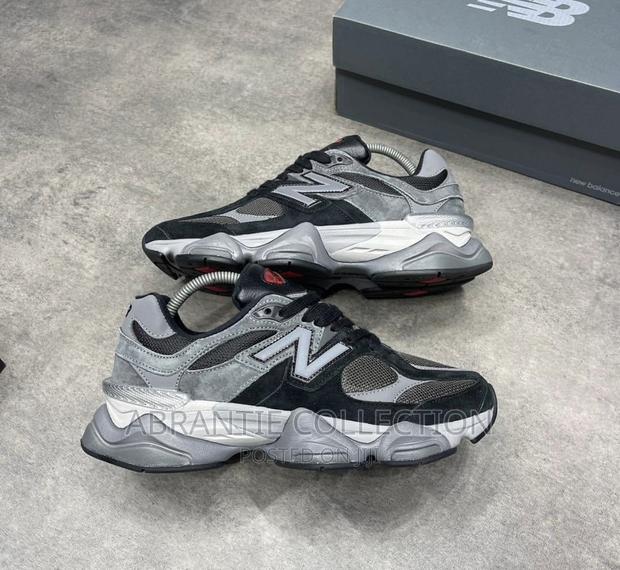 New Balance 9060 · Photo 2