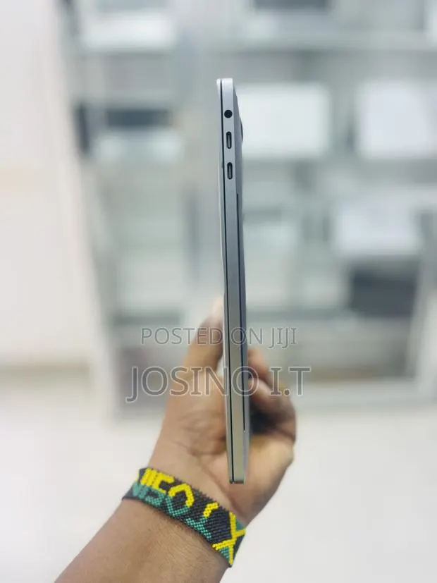 Laptop Apple MacBook Pro 2019 8GB Intel Core i5 SSD 256GB · Photo 1