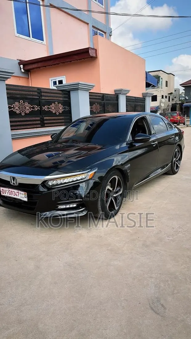 Honda Accord Touring 2018 Black · Photo 1