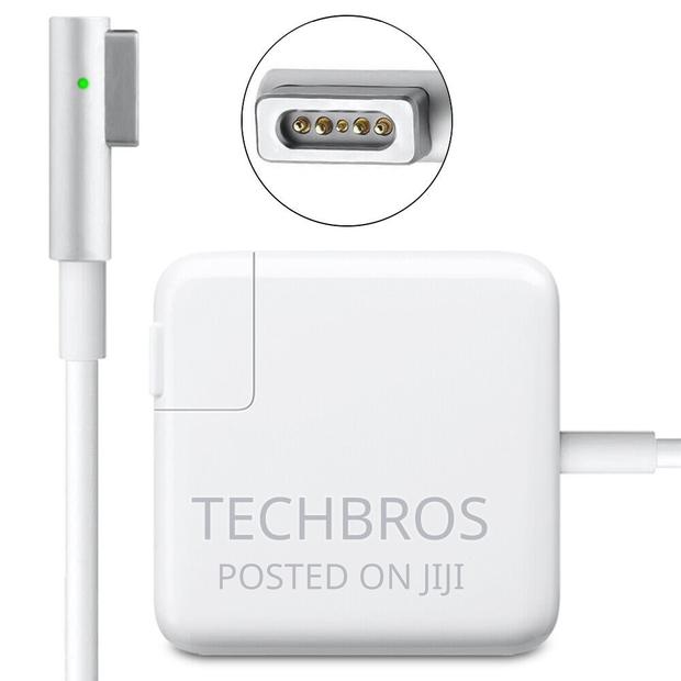 Apple 60W Magsafe for Macbook 13-Inch Macbook · Photo 1