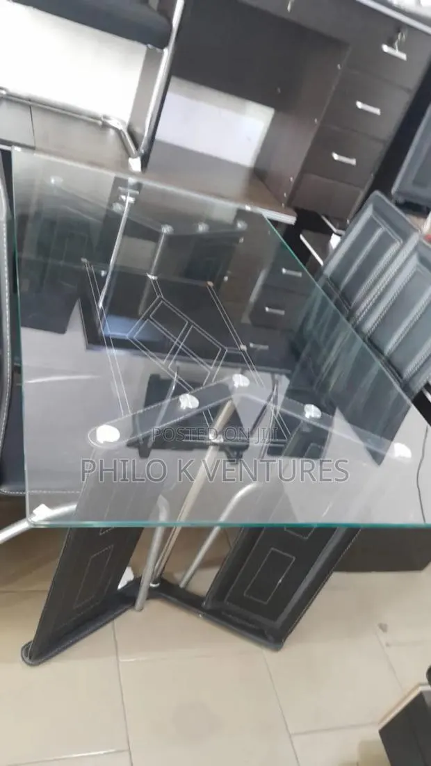 Dining Set With Glass · Photo 1