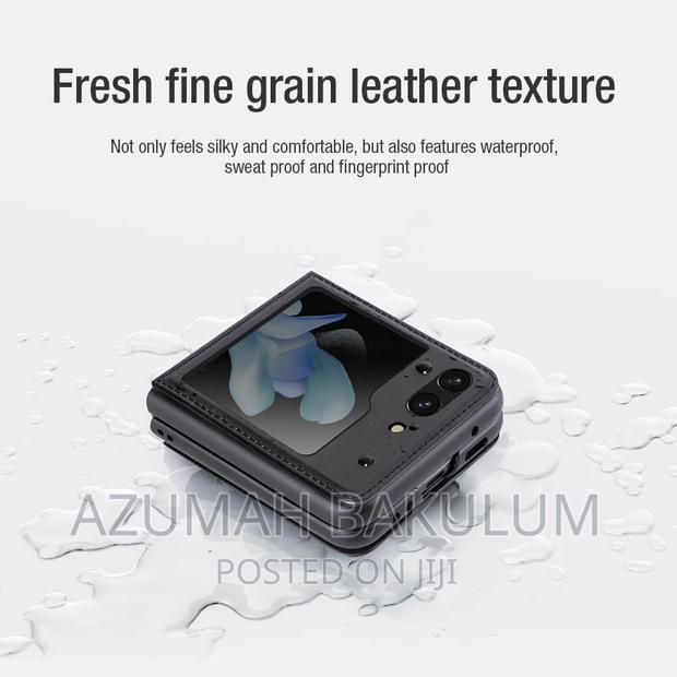 Samsung Galaxy Z Flip 5 Nillkin Qin Vegan Leather Case · Photo 3