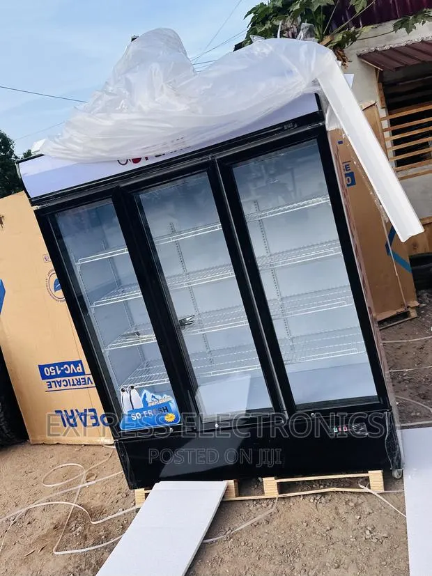 Very Special Offer on Display Fridge 3doors PVC-150 Pearl · Photo 1