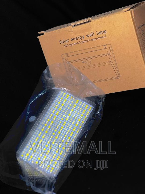 Solar Outdoor Wall Light With Motion Sensor · Photo 4