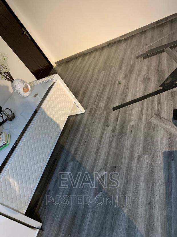 SPC, Vynil and LAMINATE Specialist · Photo 2