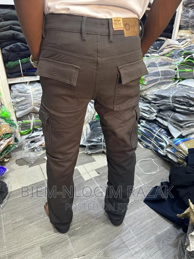 Original Cargo Pants Available in Stock · Photo 1