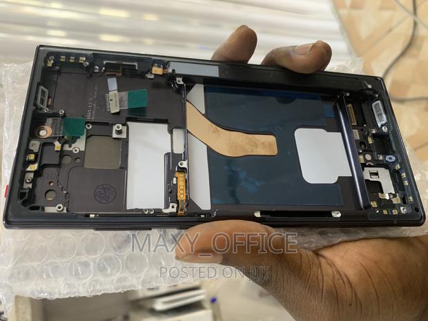 Samsung S22 Ultra Screen Replacement · Photo 1