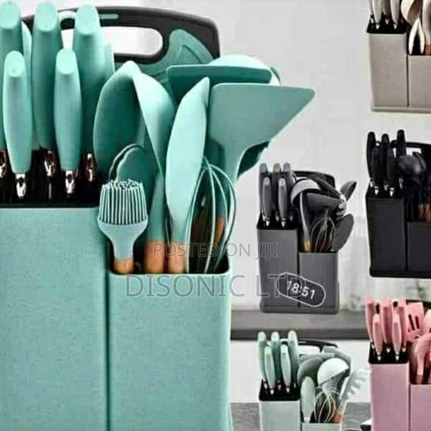 19 Pieces Silicone Laddles With Chopping Board and Knives · Photo 1