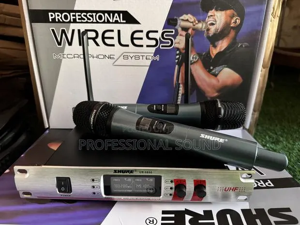 Shure UR-6800 Professional Wireless Microphone System · Photo 1