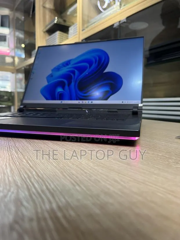 Laptop Asus ROG Strix G16 16GB Intel Core i7 SSD 1T · Photo 1