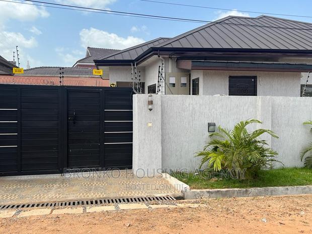Furnished 3bdrm House in Bronko Housing, East Legon for rent · Photo 4