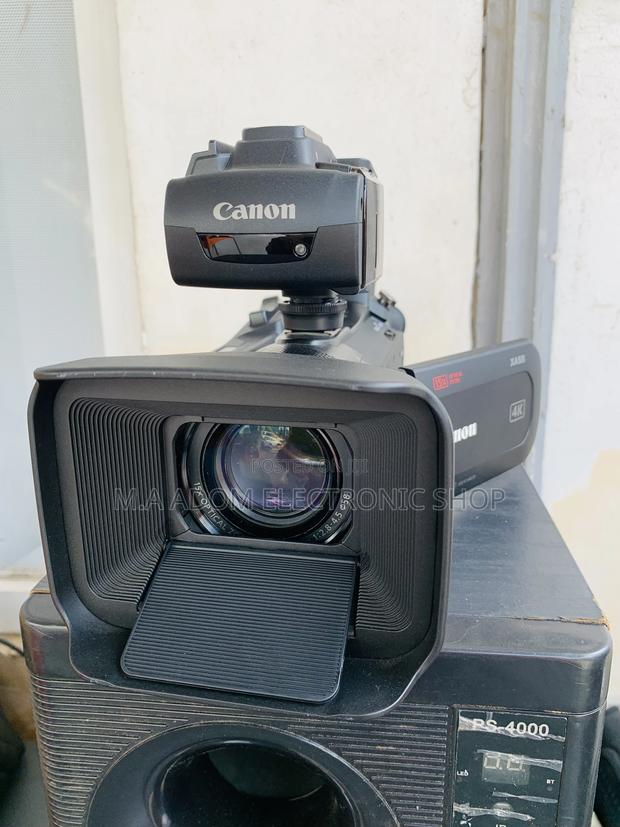 Take All Your Videos With This Canon Xa55 Uhd Camera · Photo 1