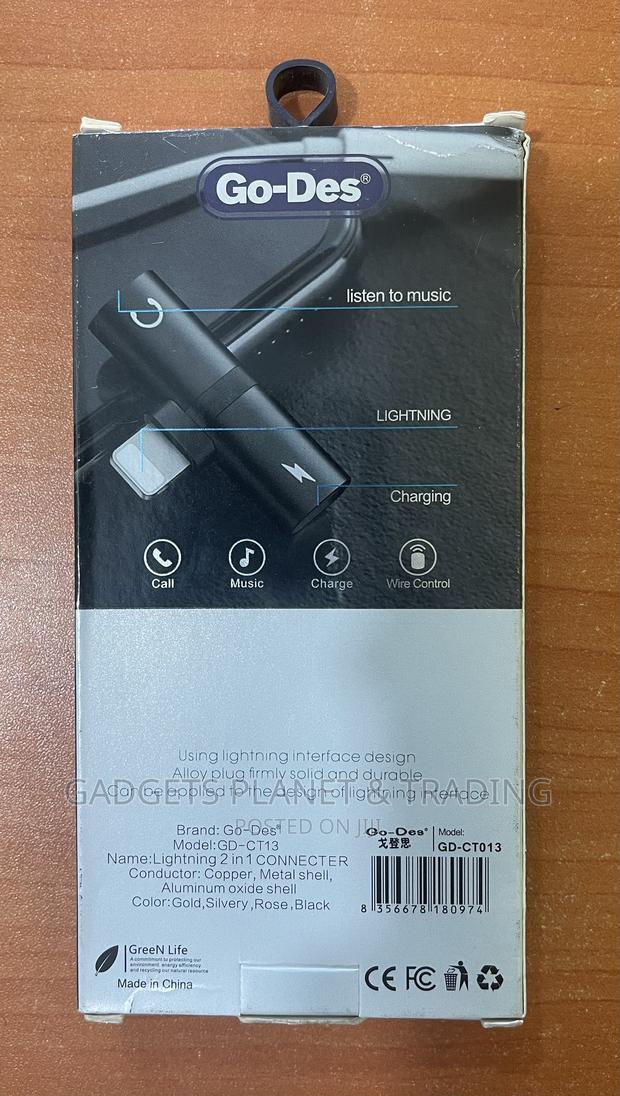 Go-Des Apple Lightning 2in1 Splitter Connector · Photo 2