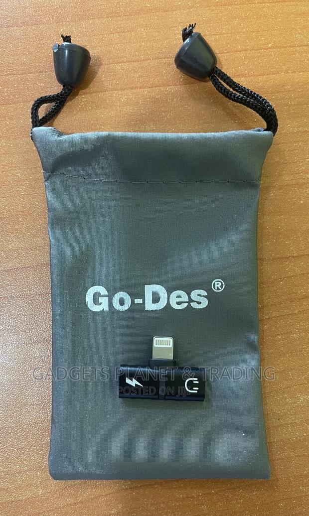 Go-Des Apple Lightning 2in1 Splitter Connector · Photo 3