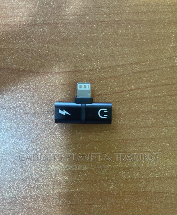 Go-Des Apple Lightning 2in1 Splitter Connector · Photo 4
