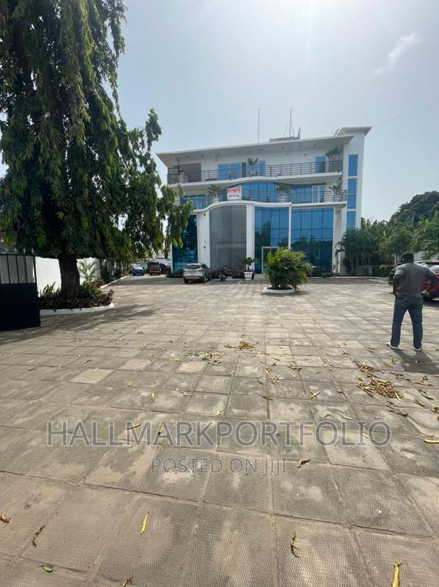 1080 SQM Office Space for Sale at Ringway Estate · Photo 1