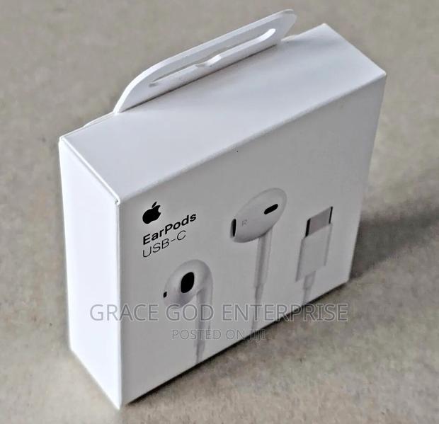 Original Apple USB C Earpods