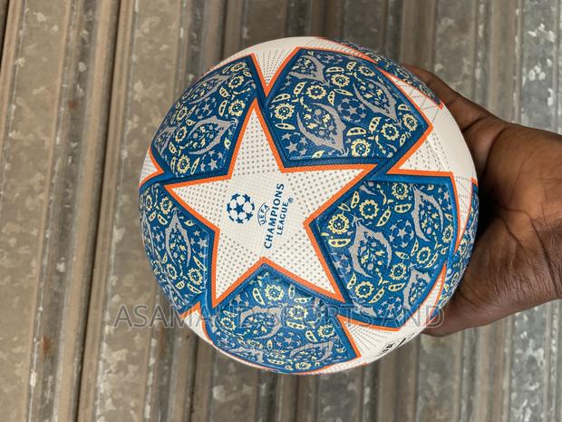 Original Football Suitable for All Pitch at Cool Price · Photo 1