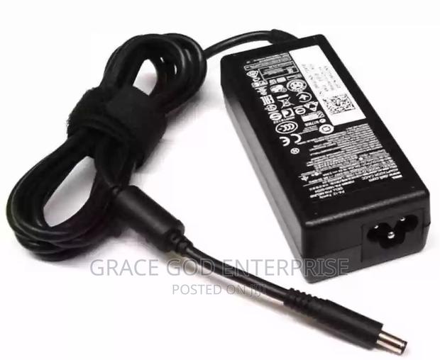 Dell Small Pin Charger 90W · Photo 1