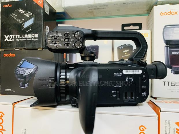 Canon Xa15 Video Camera With Sdi Port · Photo 1