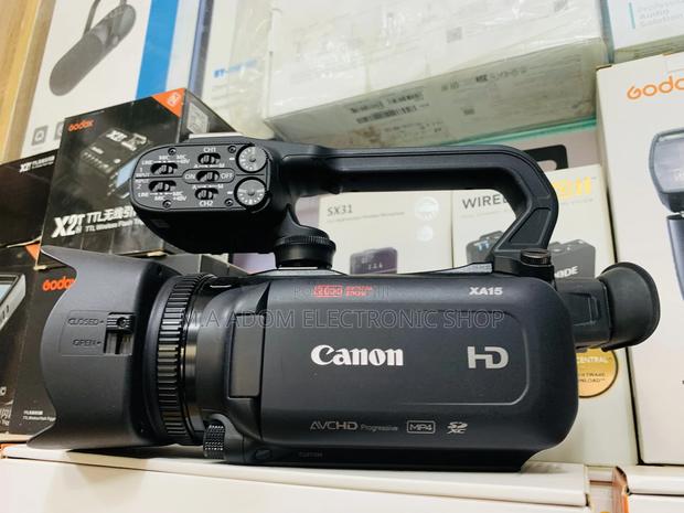 Canon Xa15 Video Camera · Photo 1