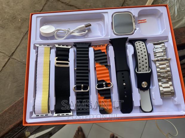 Smart Watch With 7 Free Straps/ Handles (7 in 1 Smartwatch) · Photo 4