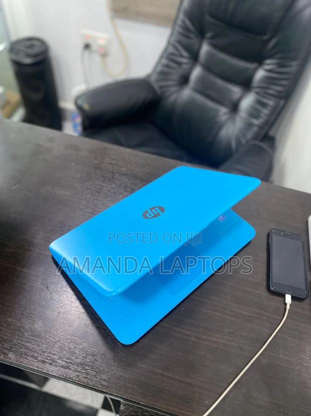 New Laptop HP Stream 14 4GB Intel Celeron SSHD+SSD 128GB · Photo 3